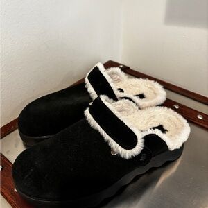 Cozy Black Fur-Lined Women's Slippers